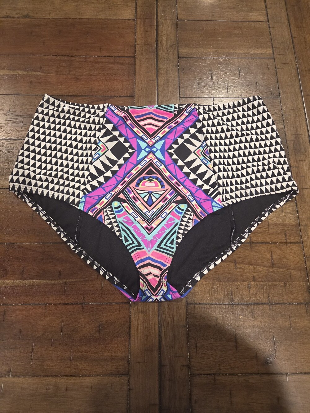 High-Waist Geometric Print Bikini Bottoms - Multicolor - Size 22